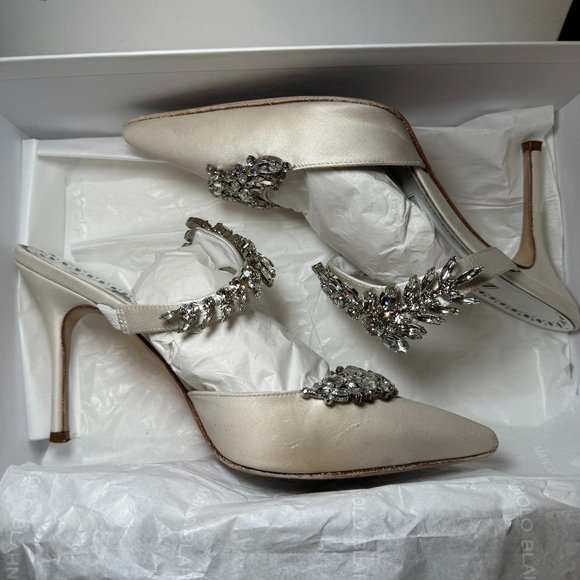 MANOLO BLAHNIK LURUM WHITE SATIN SIZE 38 - Picture 2 of 9